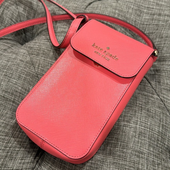 Kate Spade Staci Cellphone Crossbody Bag EUC - Picture 16 of 16